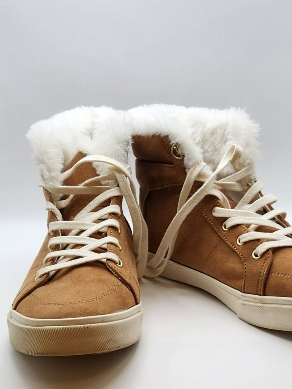 Old Navy Hi top sneakers sz 8 faux fur & suede tan GUC
